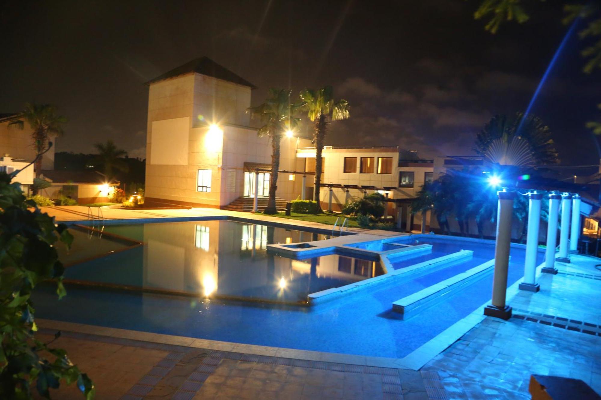Cotton County Club And Resort Hubli Exterior photo